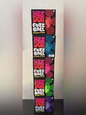 1 NeeDoh Fuzz Ball Toy - Assorted Neon Colors